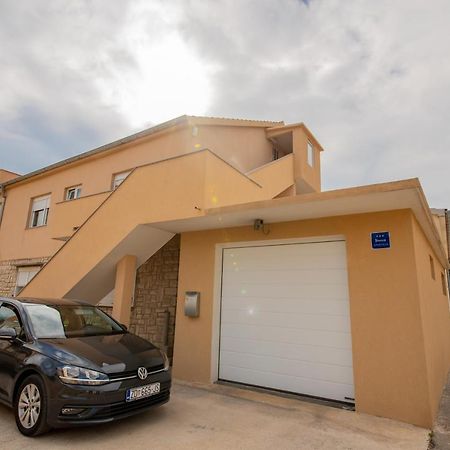 Apartman Eva Vrsi Exterior photo