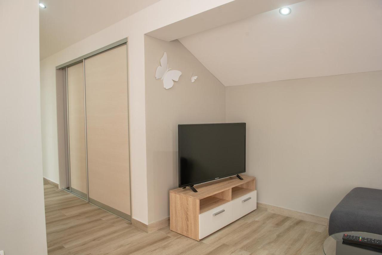 Apartman Eva Vrsi Exterior photo