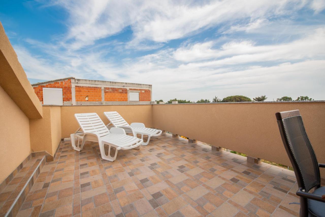 Apartman Eva Vrsi Exterior photo