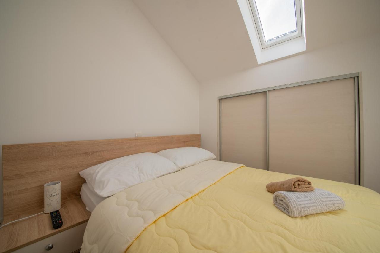 Apartman Eva Vrsi Exterior photo