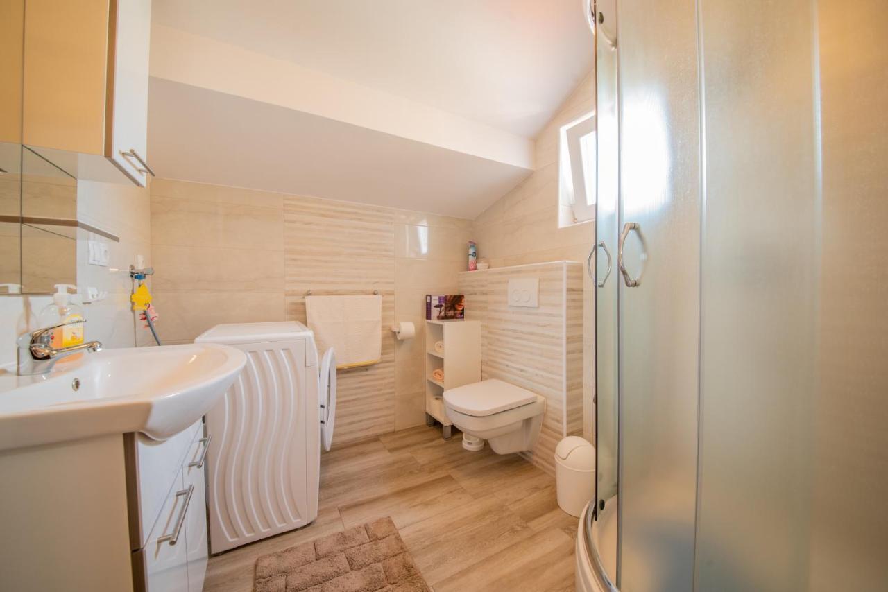 Apartman Eva Vrsi Exterior photo